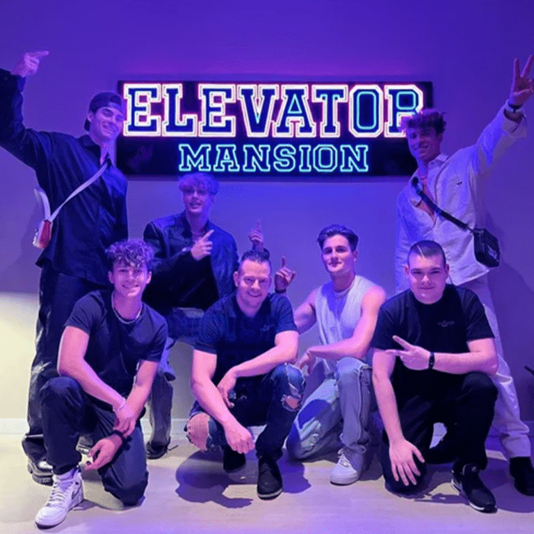 Neonshop24 bei den Elevator Boys